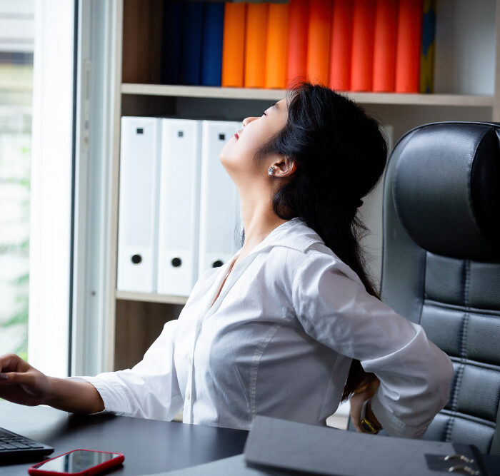 Commuter & Desk Worker's Guide to Preventing Back Pain