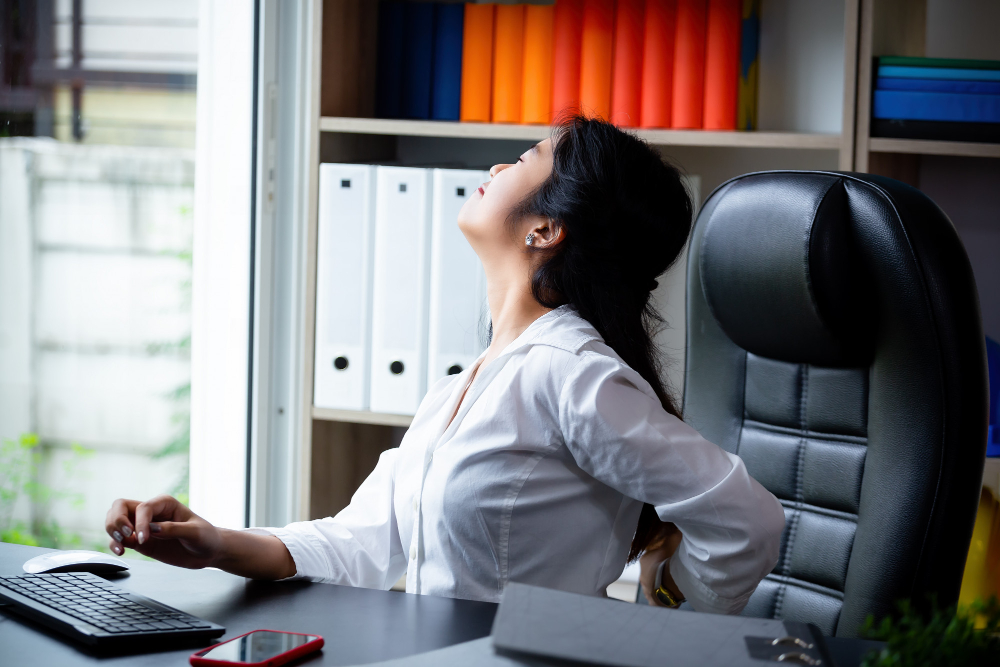 Commuter & Desk Worker's Guide to Preventing Back Pain